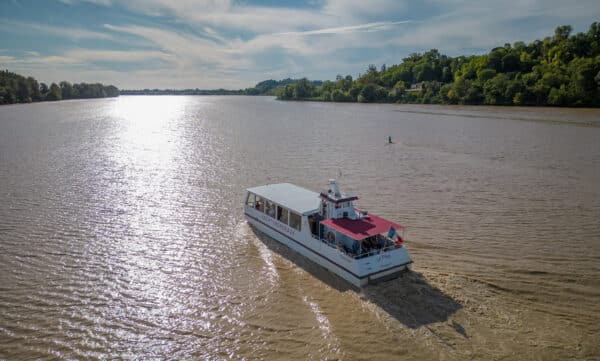 festival littérature en jardin organise à libourne sur le bateau promenade une conférence avec camille de toledo en 2024